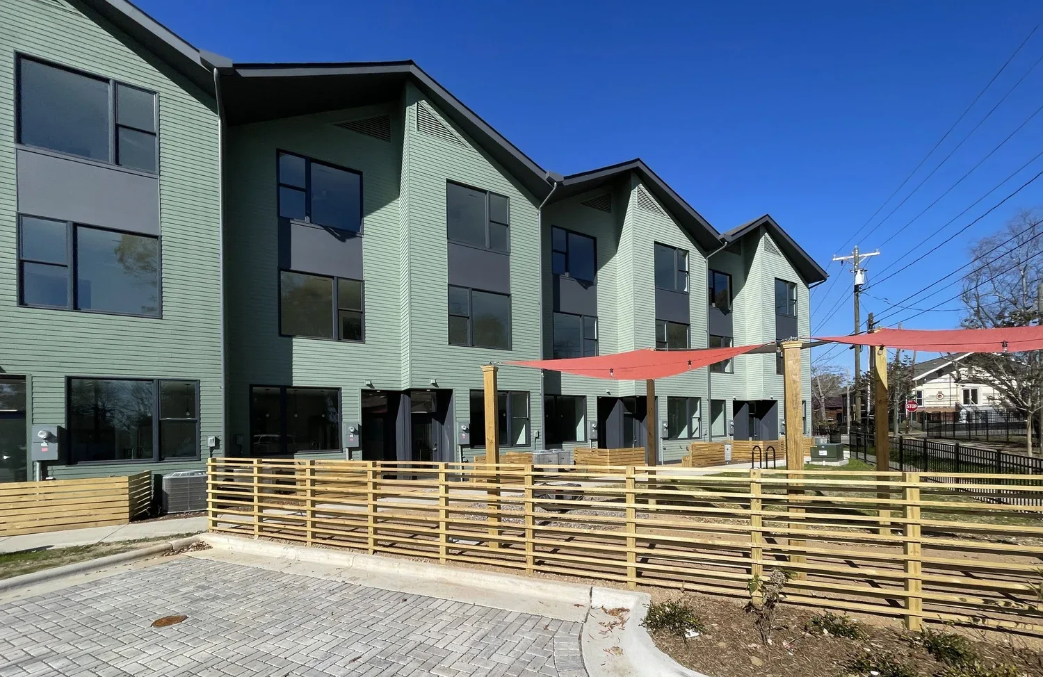 Dillard Co-Living courtyard and exterior seating
