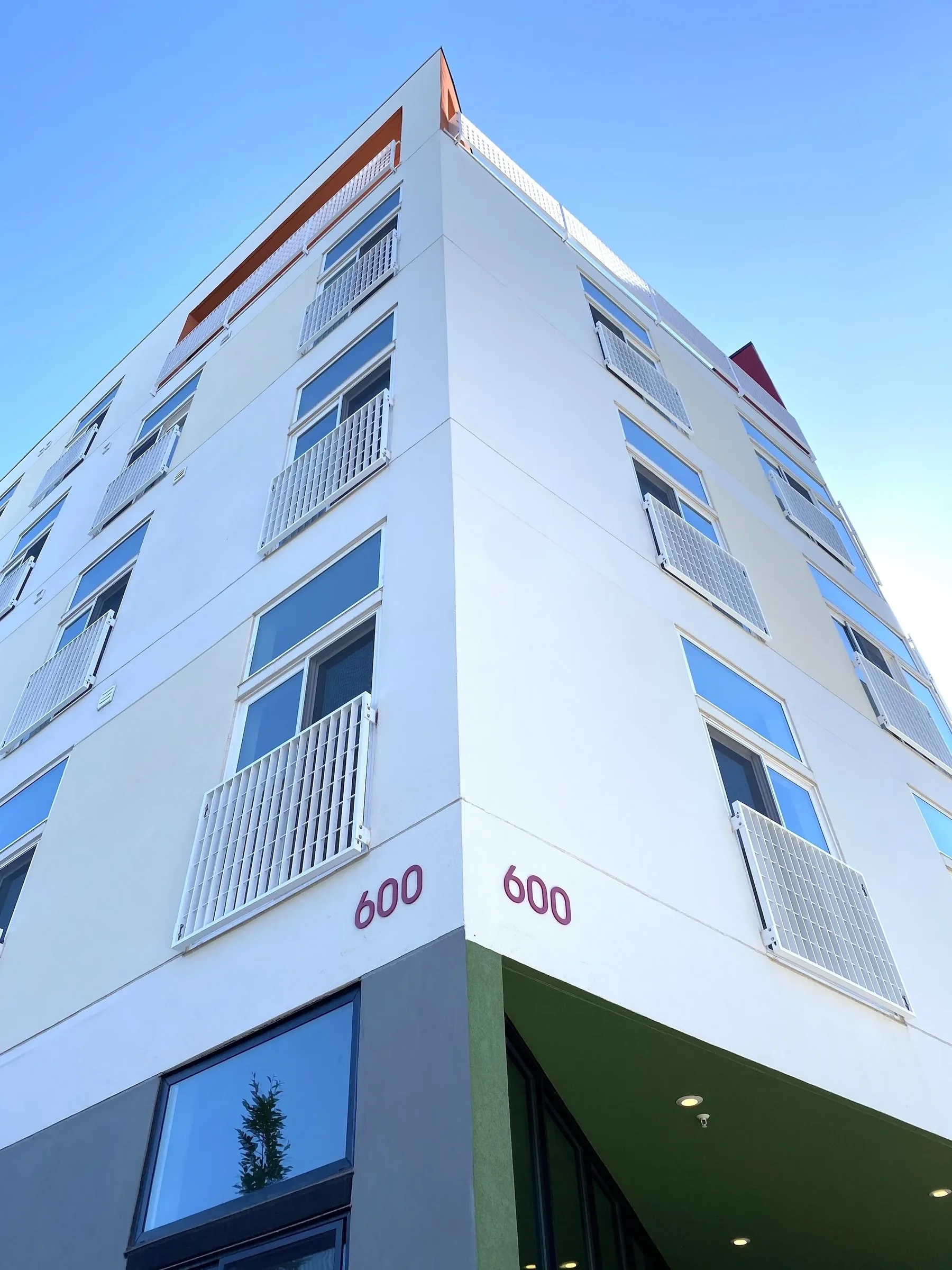 CityPort corner facade